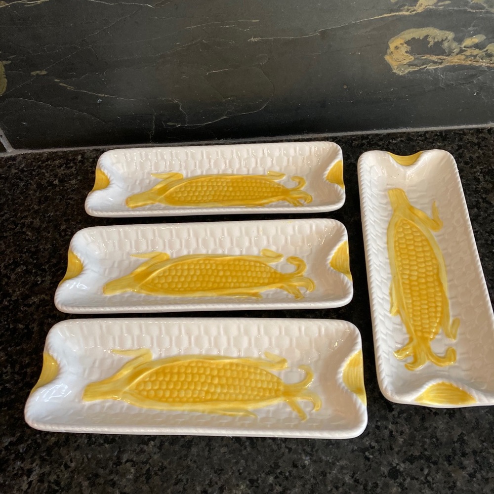 Vintage Original Design Shafford Corn Cob Plates